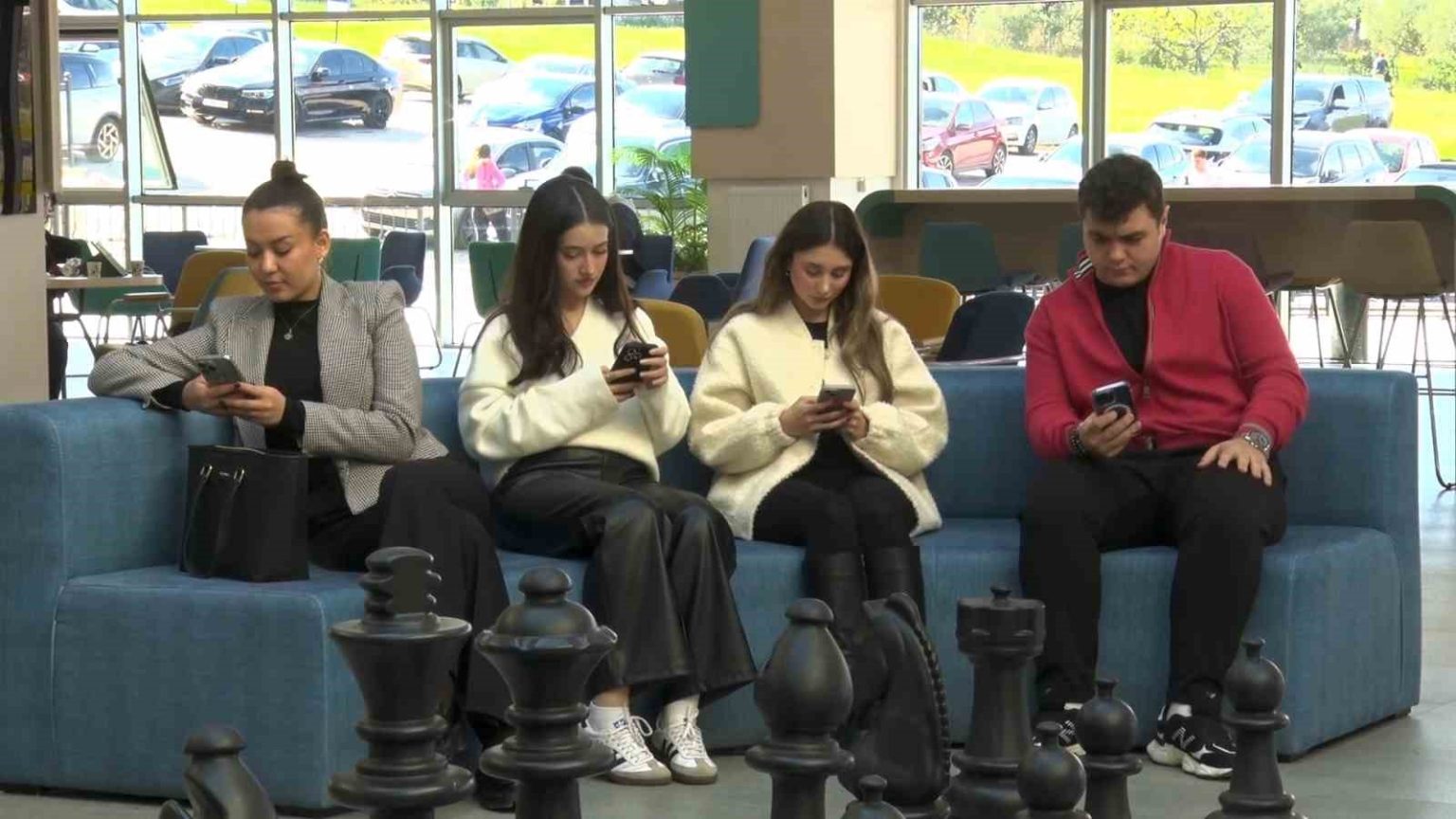 doc-dr-dursun-boz-uzaya-cikiyoruz-ama-karsi-komsuya-gitmiyoruz