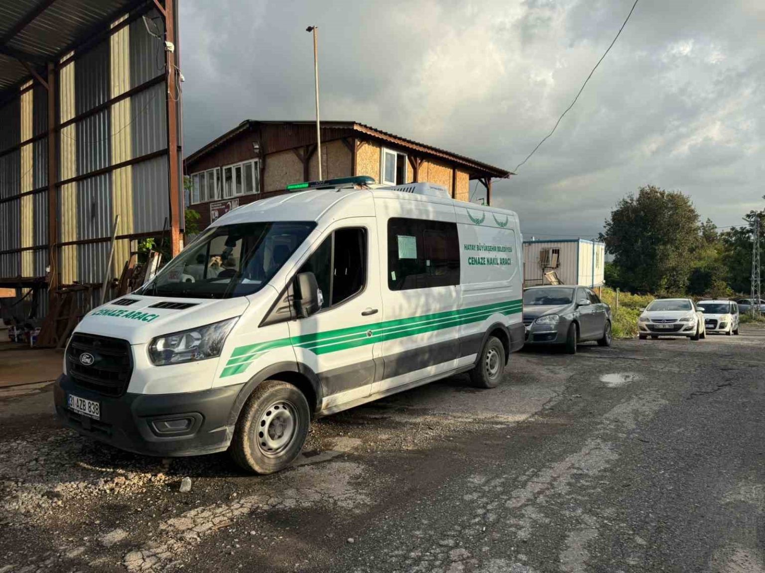 dortyolda-depo-bekcisi-kalp-krizi-gecirerek-oldu