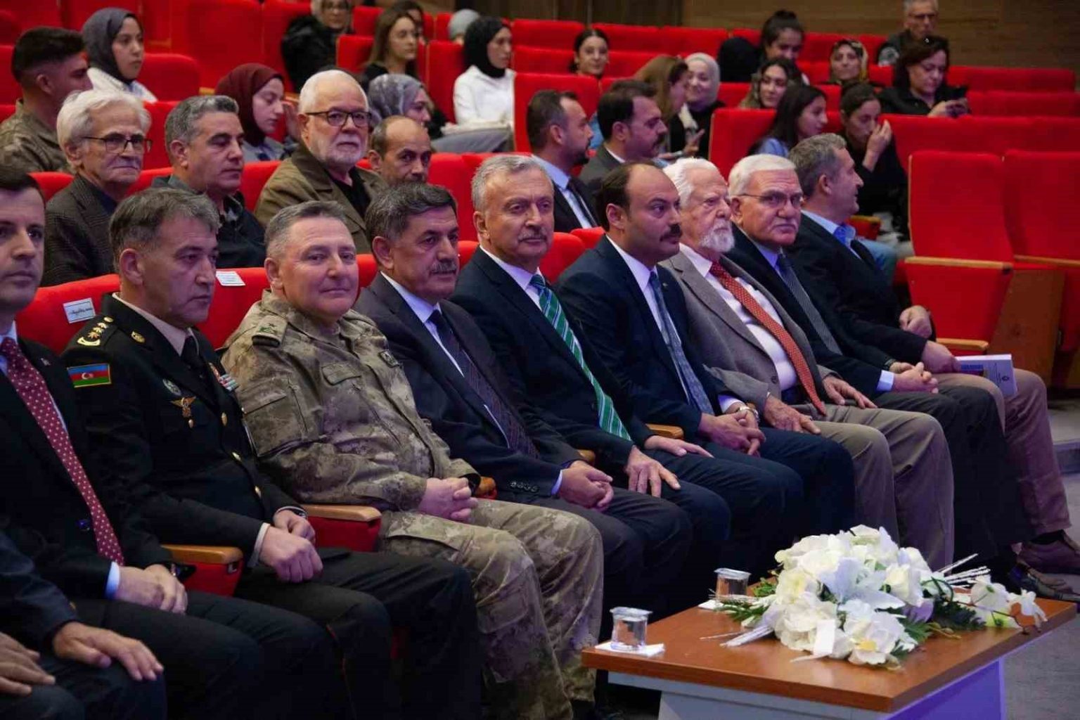 ebyude-turk-birligi-ve-zafer-tarihi-karabagda-44-gun-konferansi-duzenlendi