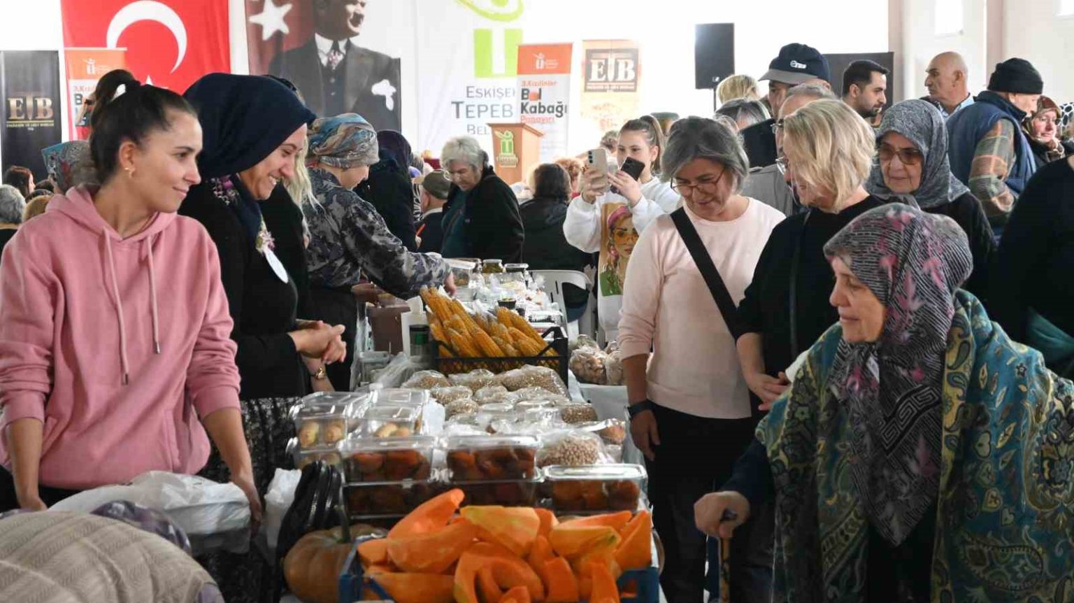 eskisehirde-3-kizilinler-bal-kabagi-panayiri-buyuk-coskuyla-gerceklestirildi