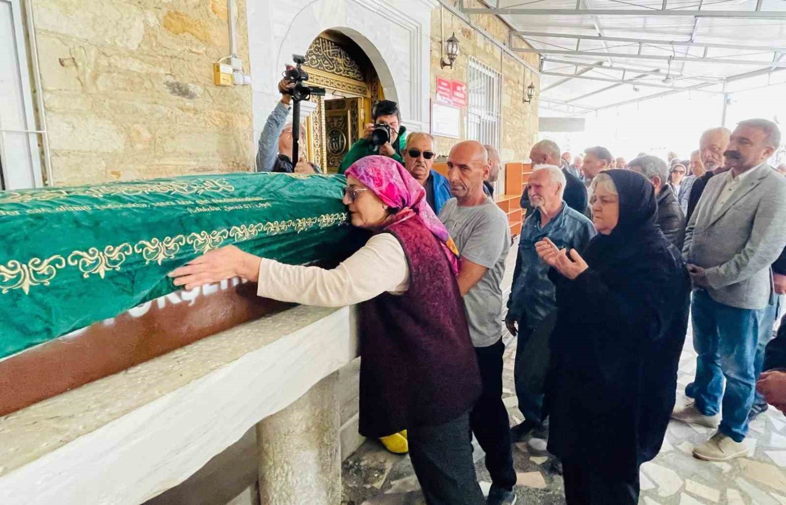 focadaki-selde-hayatini-kaybeden-sahis-topraga-verildi