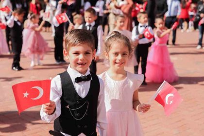 gkvliler-cumhuriyet-icin-yurudu