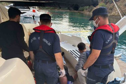 gocekte-ozel-teknede-rahatsizlanan-vatandas-icin-tibbi-tahliye