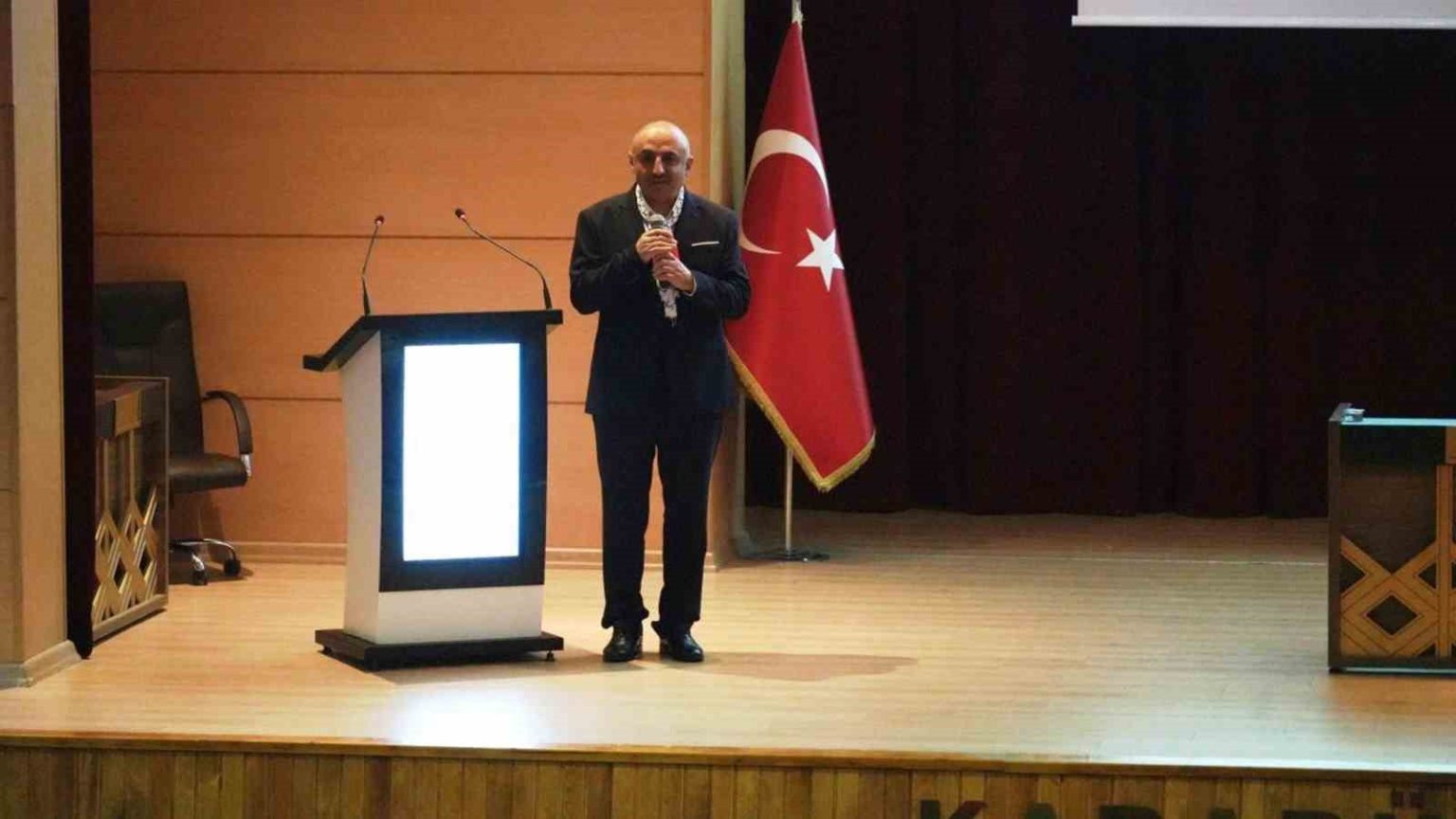 kbude-aile-ve-degerler-egitimi-semineri-duzenlendi