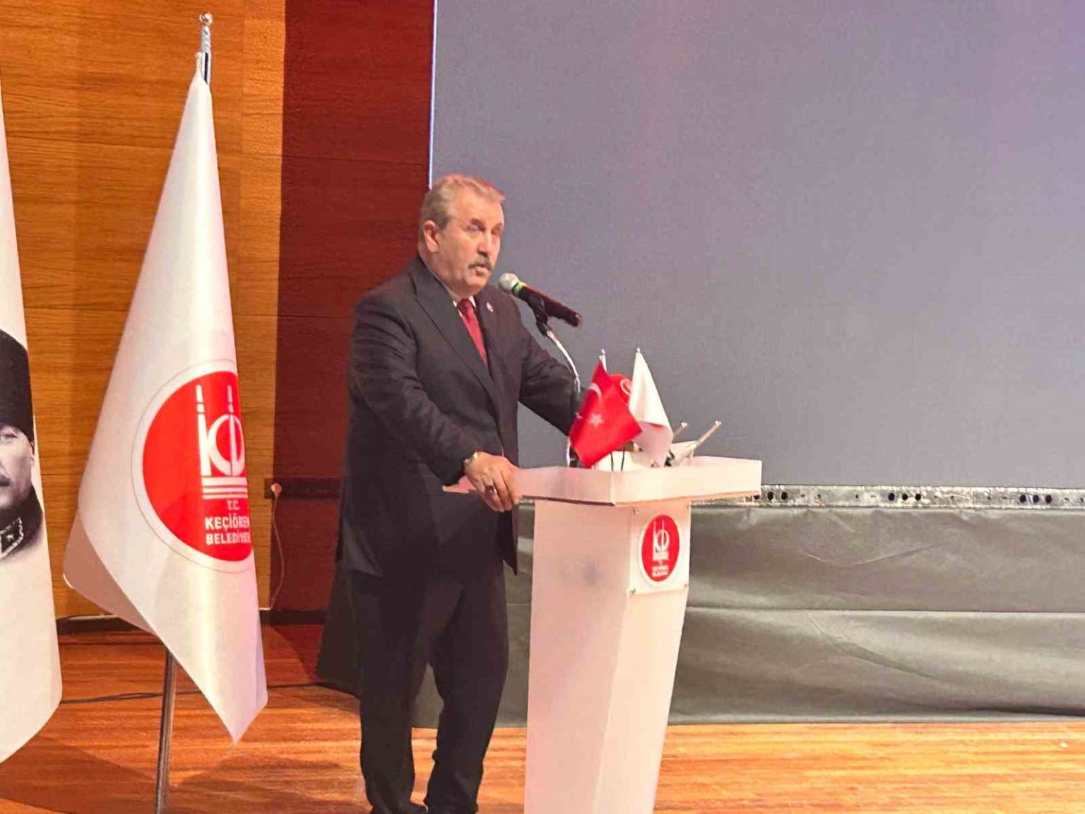 kecioren-belediyesi-tarafindan-gun-sazak-belgeseli-gosterime-girdi