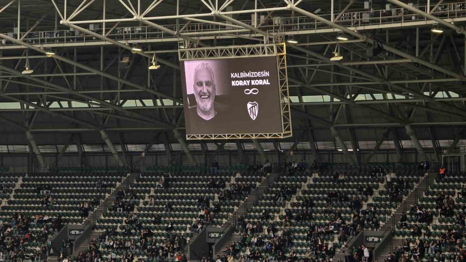 kocaelispor-gri-korayi-unutmadi