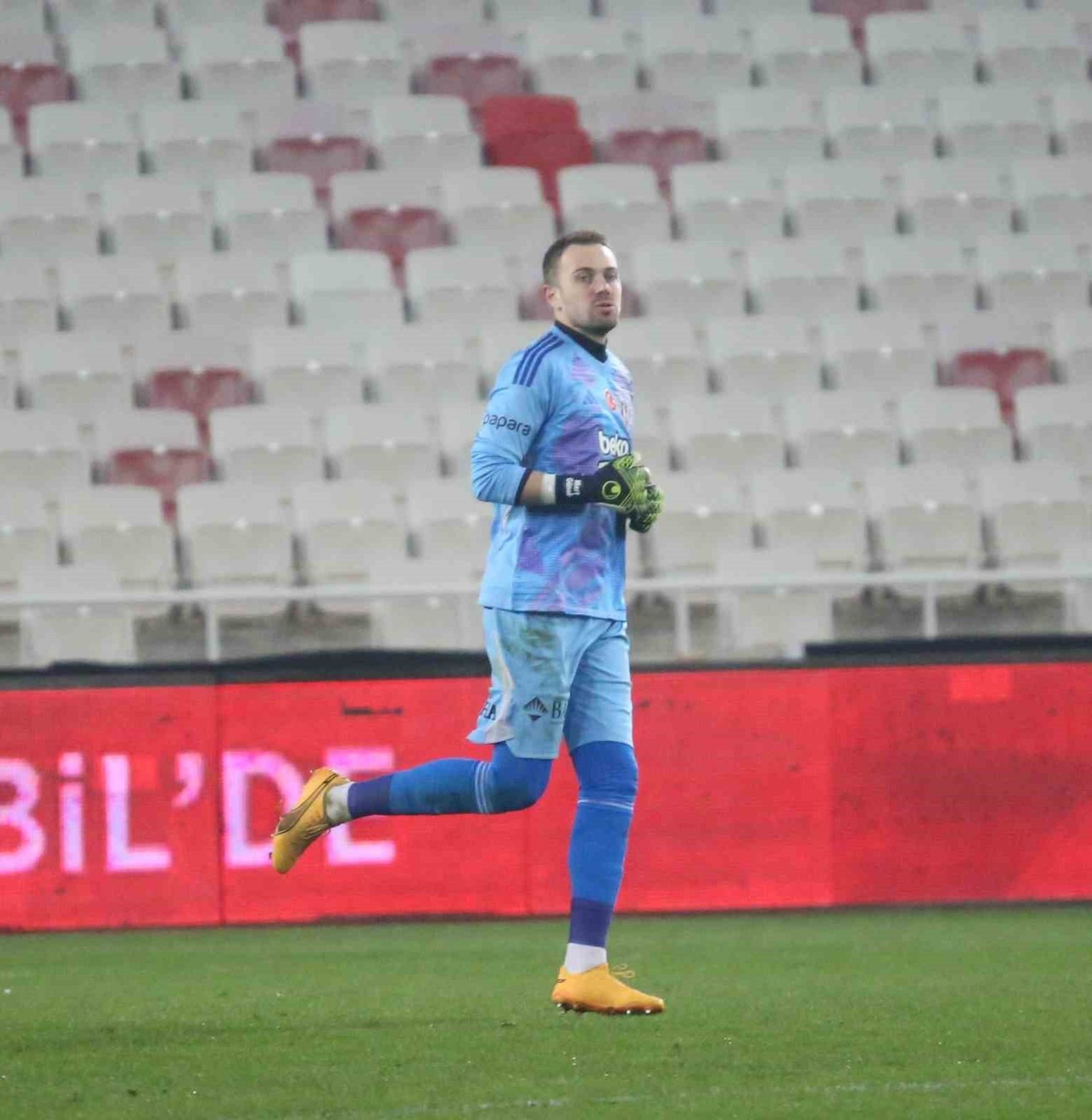 mert-gunok-kaptanlik-degisikligini-her-zaman-oldugu-gibi-olgunlukla-karsiladim