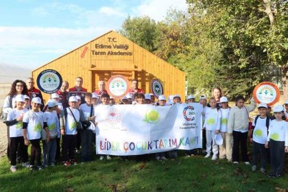 minik-eller-topraga-dokundu-uretimin-degerini-ogrendi