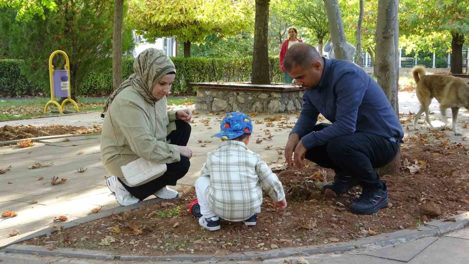 minik-yigitin-ailesi-oldular