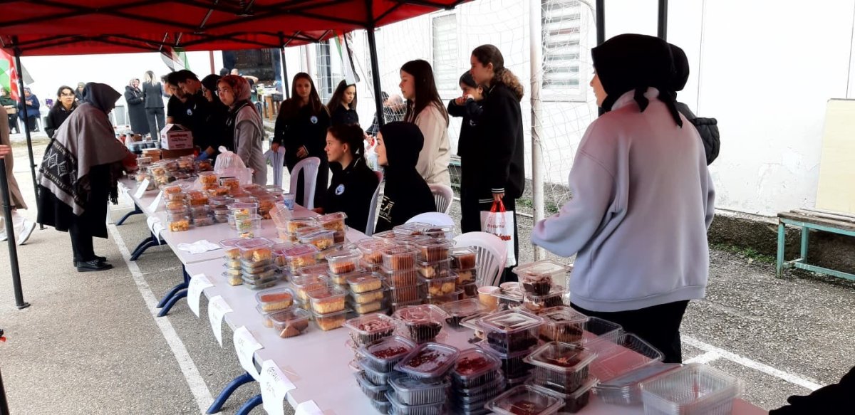 mudurnu-imam-hatip-lisesi-ogrencilerinden-gazzeye-anlamli-destek-70-bin-lira-toplandi