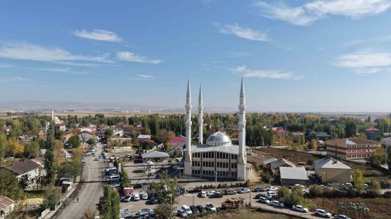 musta-8-yillik-husumet-barisla-son-buldu