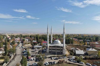 musta-8-yillik-husumet-barisla-son-buldu