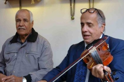 musterilerini-muzikle-karsiliyor