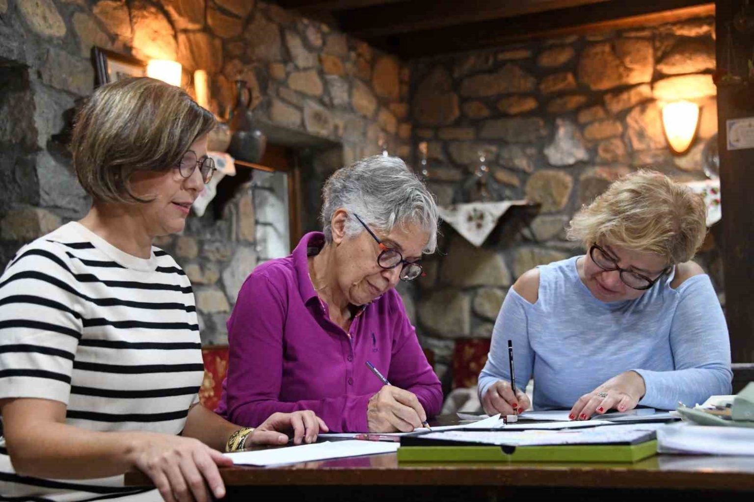 osmangazide-minyatur-sanati-kadin-eliyle-hayat-buluyor