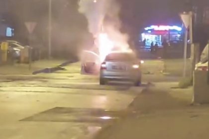 otomobil-alev-alev-yanarak-kule-dondu