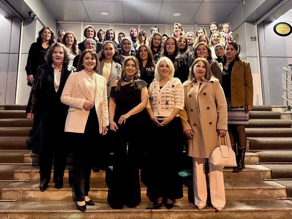 polis-esleri-derneginden-uye-bulusmasi