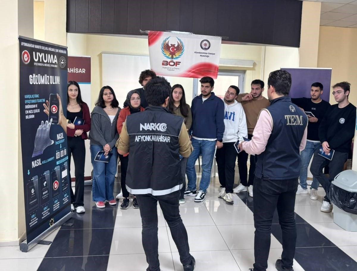 polis-ogrencileri-teror-ve-narkotik-suclara-karsi-bilgilendirdi