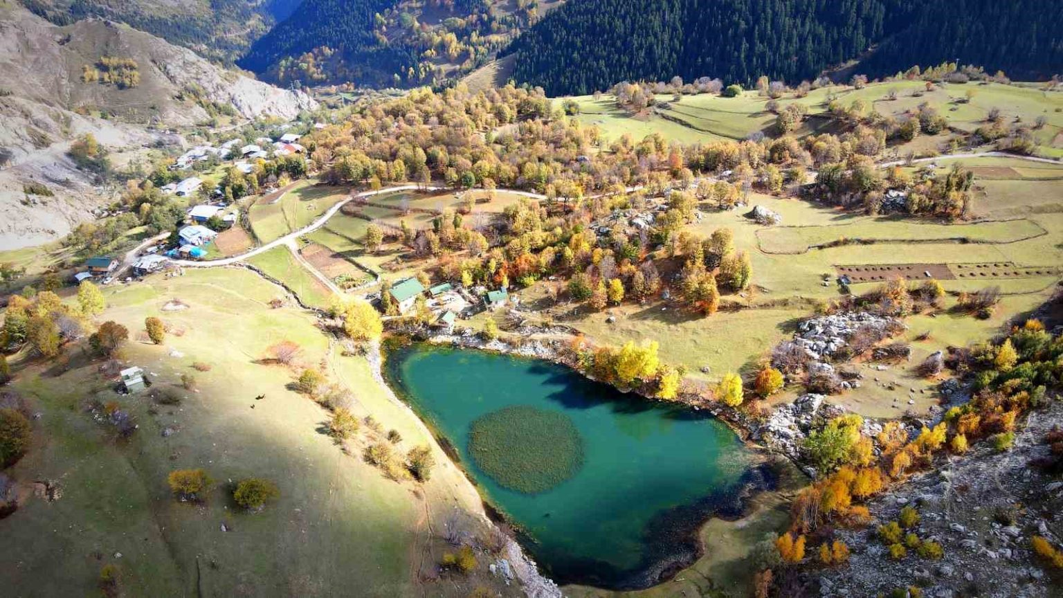 savsatin-seyrine-doyum-olmayan-sonbahar-guzelligi