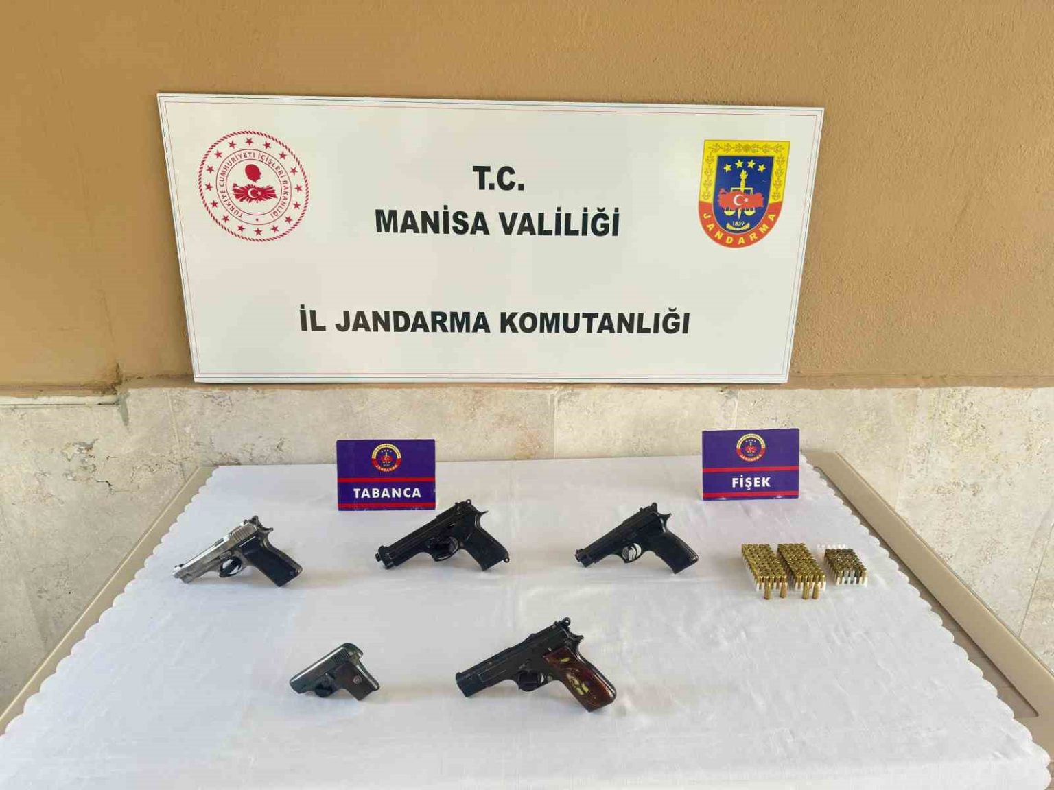 silah-kacakcisina-operasyon-adli-kontrolle-serbest-birakildi