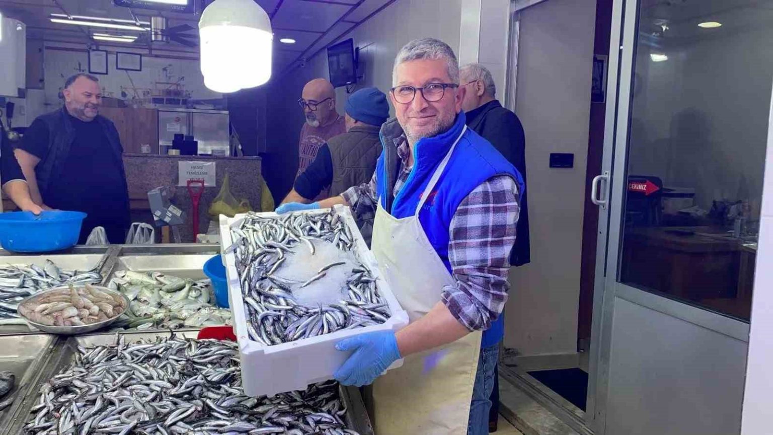 sinopta-hamsi-fiyatlari-yariya-dustu