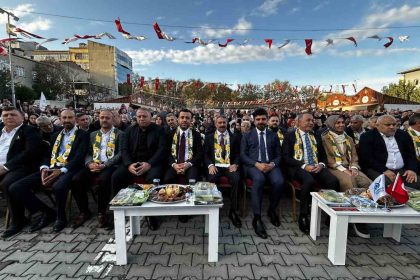 sultangazide-adiyaman-kultur-bulusmalarinda-latif-dogan-ruzgari-esti