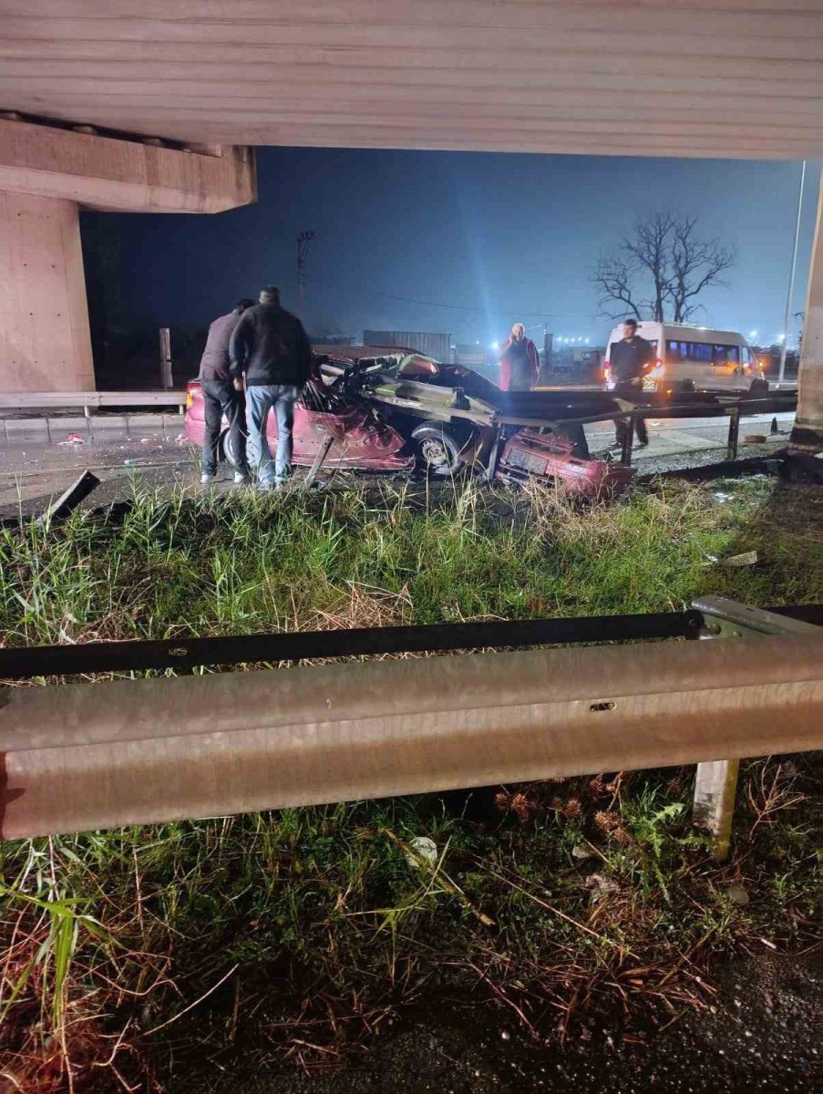 tekirdagda-korkunc-kazada-iki-genc-hayatini-kaybetti