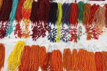 tespih-mezati-her-ay-binlerce-koleksiyoner-ve-merakliyi-bir-araya-getiriyor