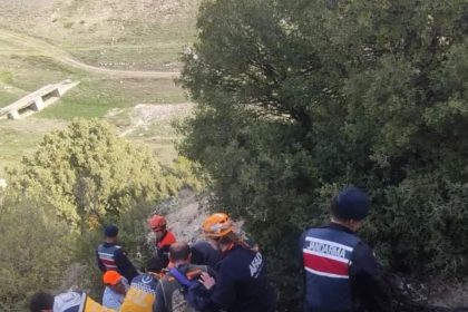 usakta-dere-yatagina-dusen-avci-yaralandi