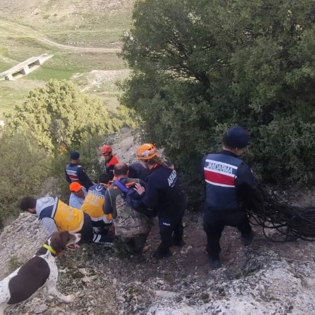 usakta-dere-yatagina-dusen-avci-yaralandi