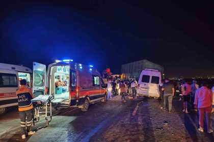 15-kisinin-yaralandigi-kazada-yaralanan-genc-kiz-verdigi-yasam-mucadelesini-kaybetti