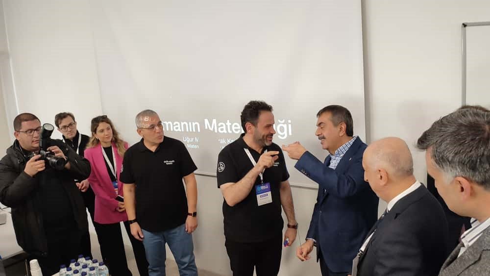 bakan-tekin-odtude-zeka-ve-yetenek-atolyelerini-yerinde-inceledi