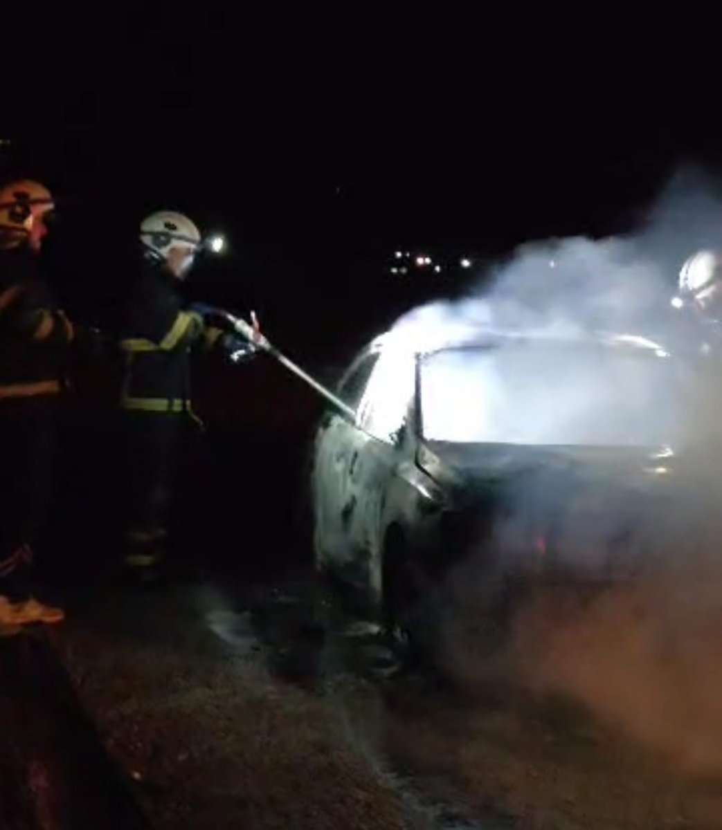 batmanda-seyir-halindeki-otomobil-alev-aldi