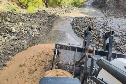 batmanda-siddetli-yagis-ile-birlikte-kapanan-koy-ve-mezra-yollari-ulasima-acildi