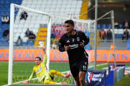 cengiz-under-siyah-beyazli-formayla-3-golunu-atti