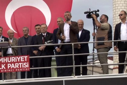 chp-genel-baskani-ozel-adliye-onunde-aciklamalarda-bulundu