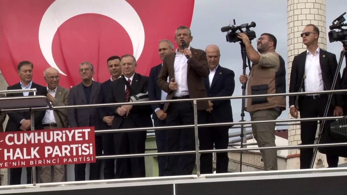 chp-genel-baskani-ozel-adliye-onunde-aciklamalarda-bulundu