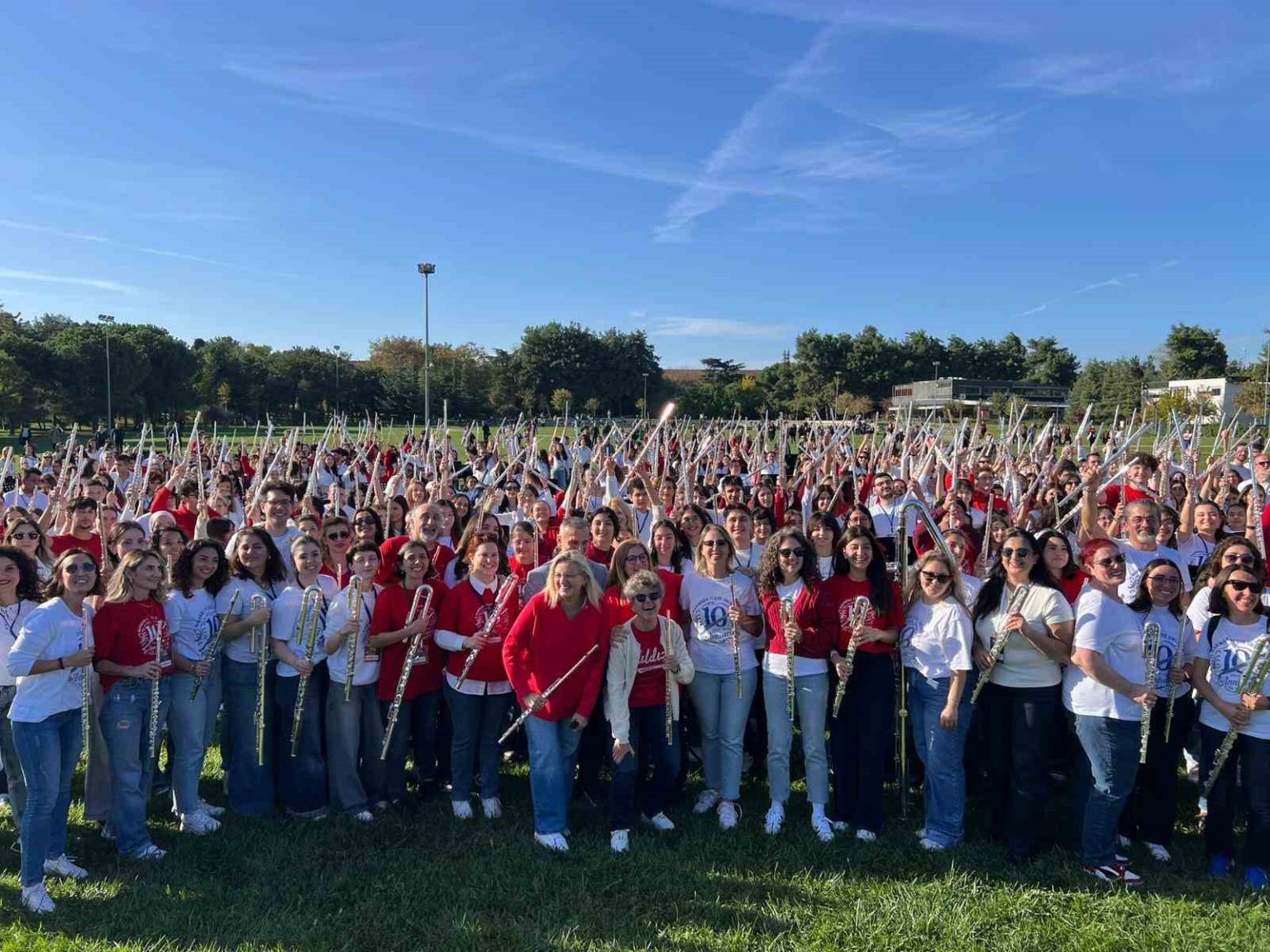 esenlerde-500-flutcu-rekor-icin-ayni-anda-caldi