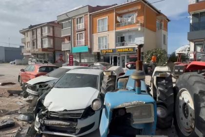 gonende-kontrolden-cikan-tir-park-halindeki-8-araca-carpti