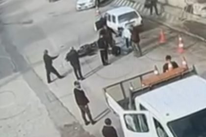 hatali-sollama-yapan-motosiklete-otomobil-carpti