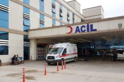 iki-motosiklet-kafa-kafaya-carpisti-3-agir-yarali