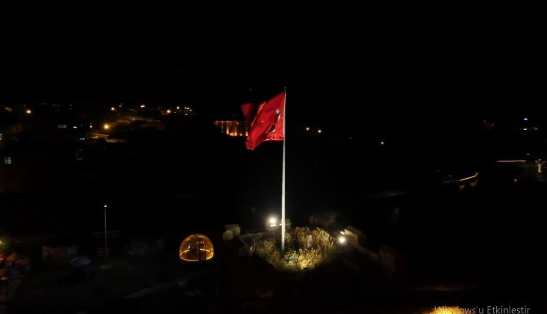 isiklandirilan-ardahan-kalesi-boyle-goruntulendi