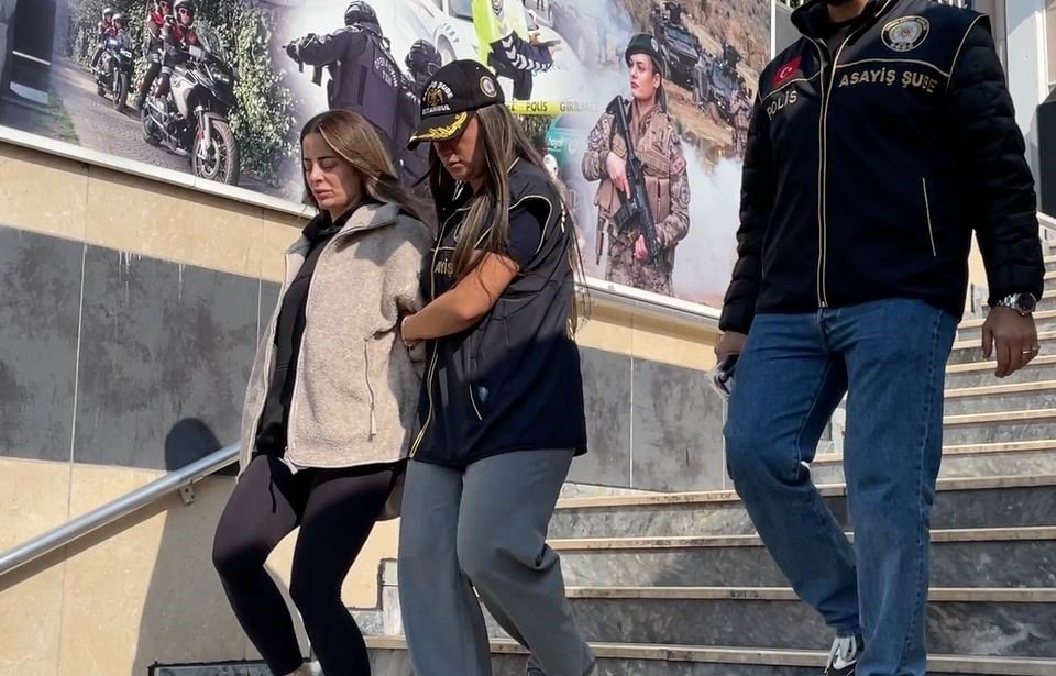 kagithanede-nisanlisini-olduren-ve-cezaevinden-firar-eden-gizem-erdogan-yakalandi