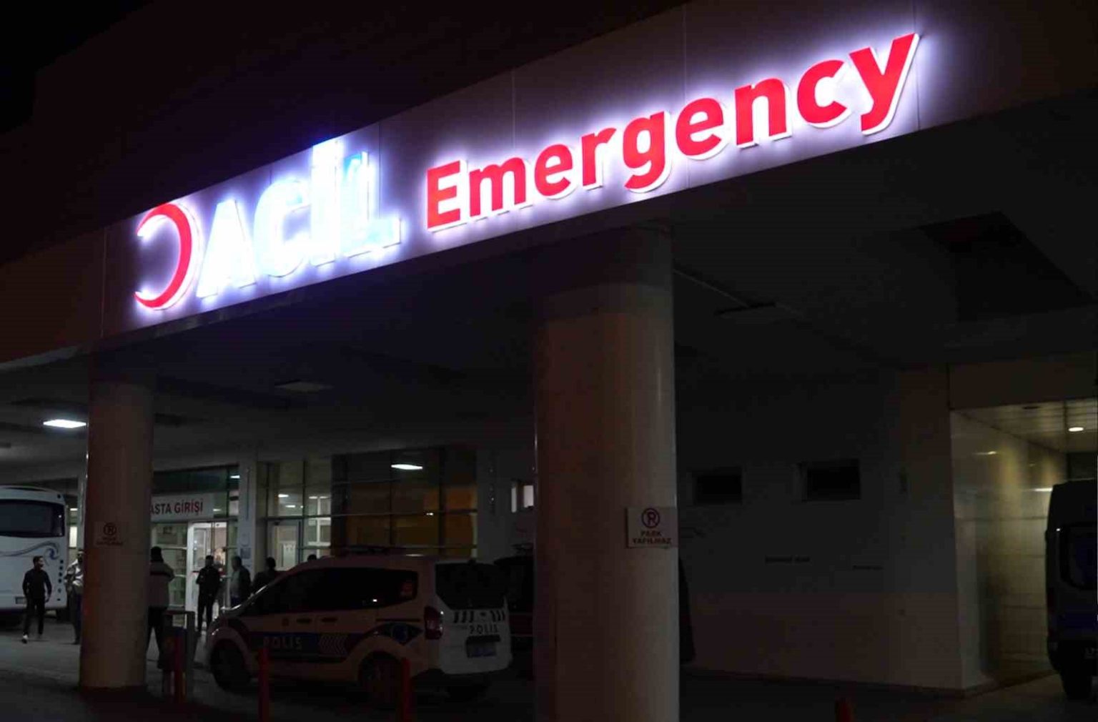 kirikkalede-iki-otomobil-carpisti-1-yarali