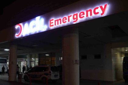 kirikkalede-iki-otomobil-carpisti-1-yarali