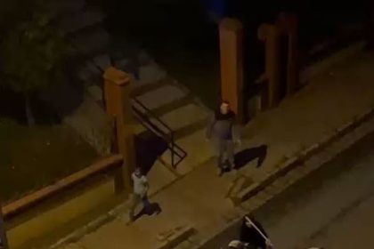 kucukcekmecede-iki-grup-arasindaki-sopali-kavga-cep-telefonu-kamerasinda