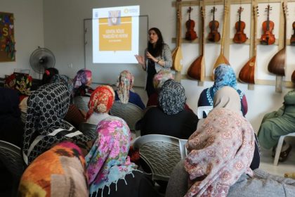 malatyada-konteyner-kentte-kadinlara-hijyen-egitimi