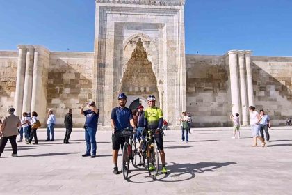 ms-hastasi-adam-bisikletle-iller-arasi-yolculuk-yaparak-hayata-tutunuyor