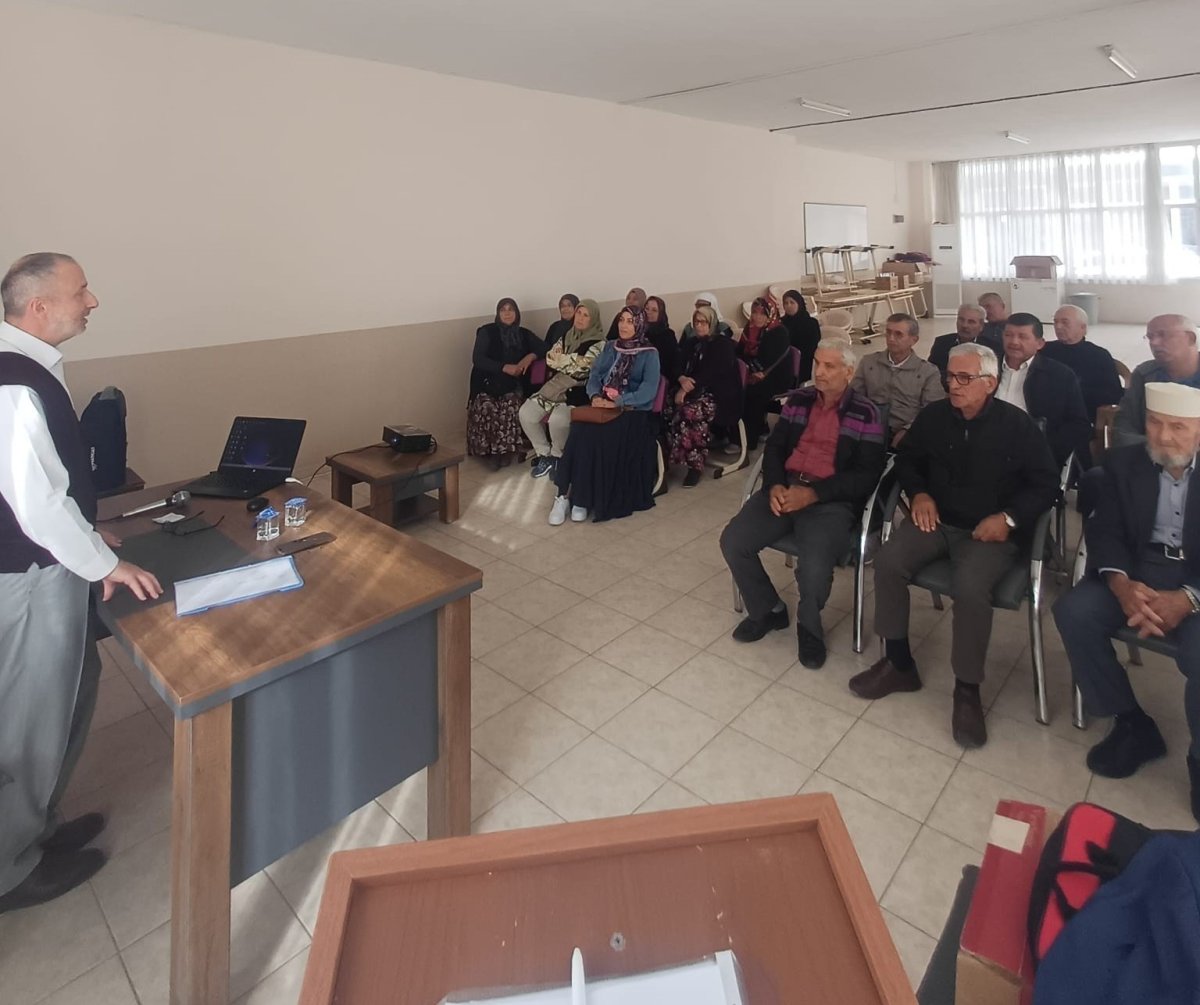 ortacada-umre-yolcularina-seminer