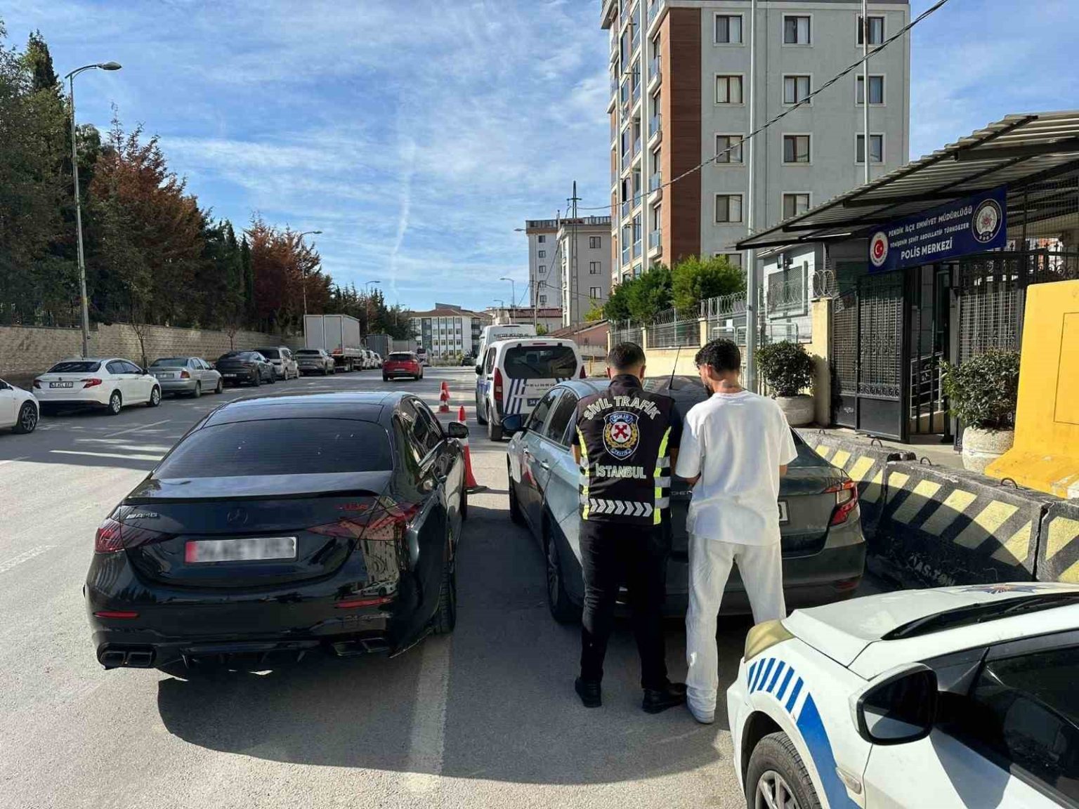 pendikte-makas-atan-surucuye-para-cezasi
