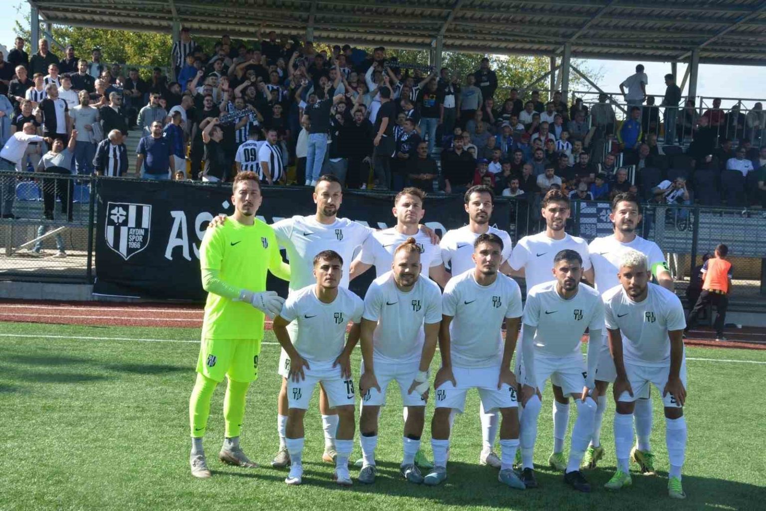 siyah-beyazlilar-sahadan-maglubiyet-ile-ayrildi